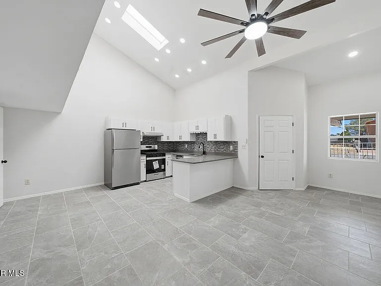 821 Los Lagos Way #A — Photo 5