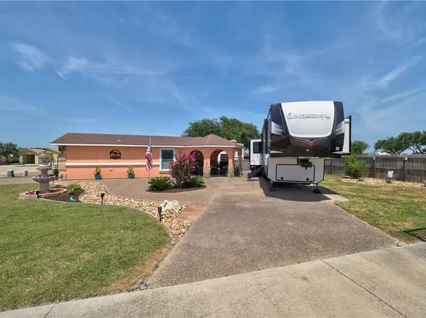 1 Augusta Cir, Aransas Pass, TX 78336