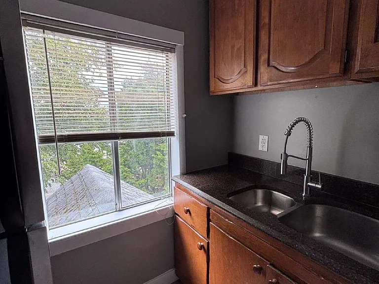 718 S Yakima Ave #3 — Photo 9