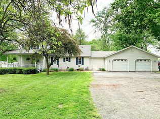 1481 N Carlyle Rd, Vandalia, IL 62471