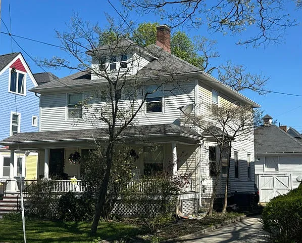 4 bed, 2034 sqft, $2,300 — Photo 3