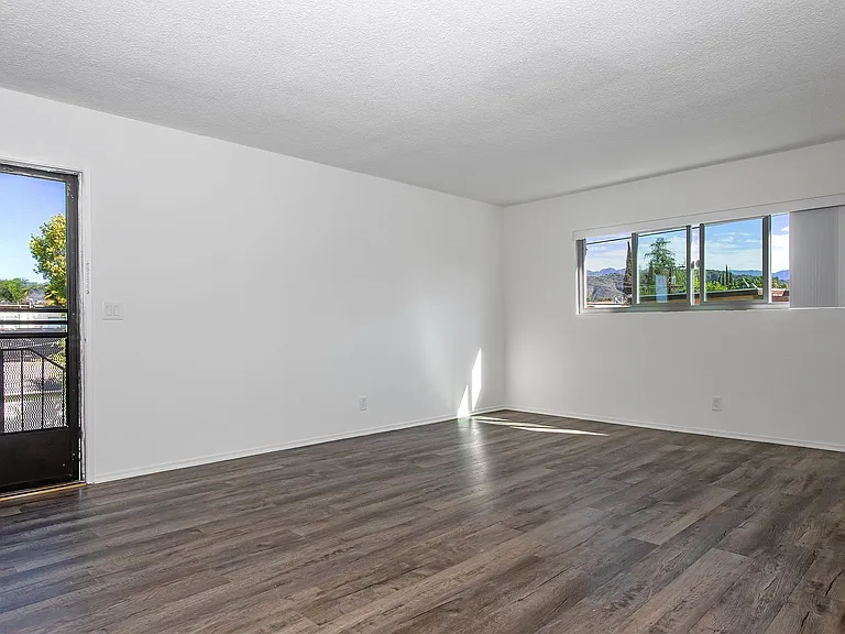840 Fischer St — Photo 6