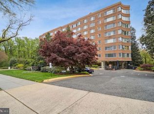4200 Cathedral Ave NW APT 918, Washington, DC