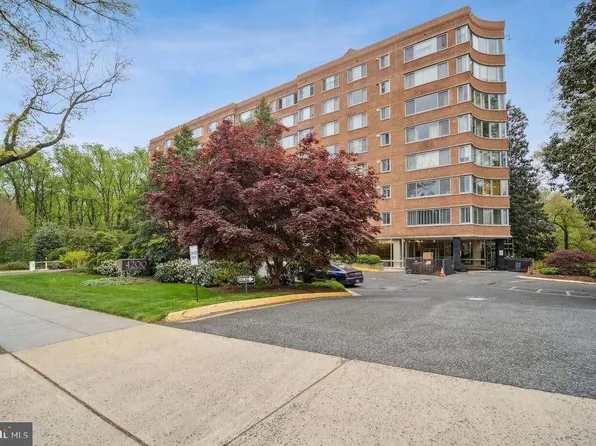 4200 Cathedral Ave NW APT 918, Washington, DC 20016