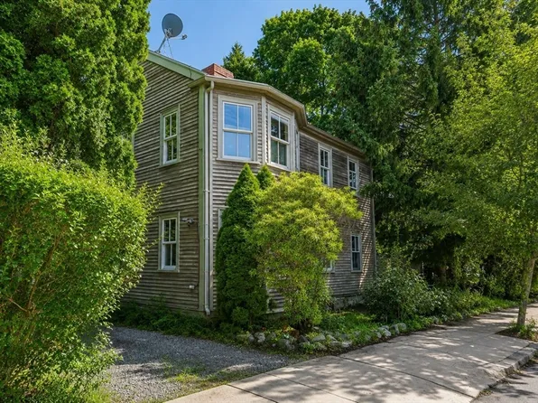 141 Hale St #2, Beverly, MA 01915