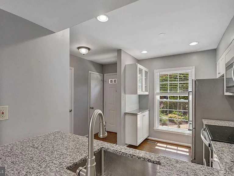 2522 S Arlington Mill Dr #D-4 — Photo 7