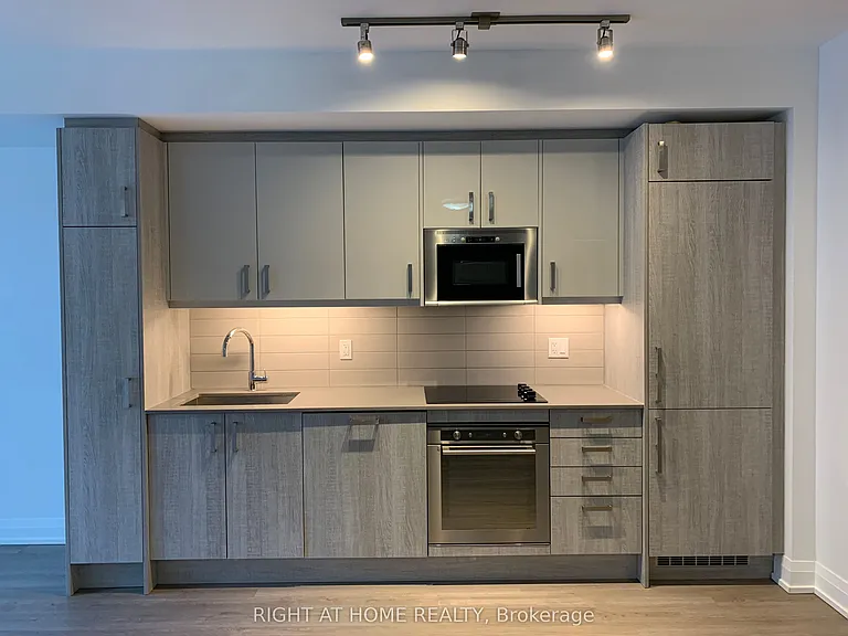 77 Mutual St #1010 — Photo 4