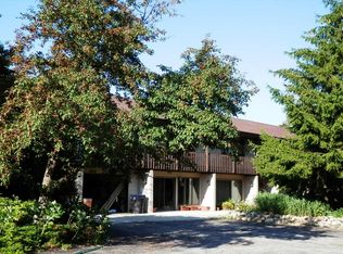 2018 Burr Oak Rd, Oshkosh, WI 54904