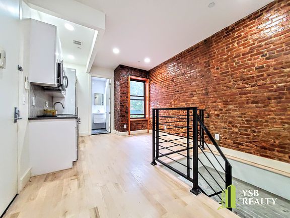 5th image of 556 Evergreen Ave #1F