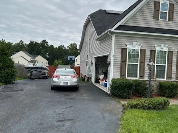 3606 Ethens Point Ln, Chester, VA 23831