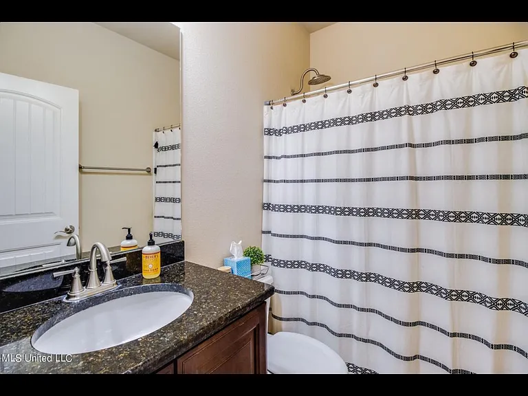 13736 Fieldcrest Way — Photo 11