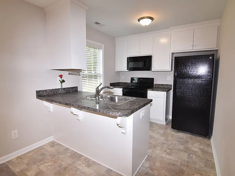 1942 Sapphire Rd — Photo 8