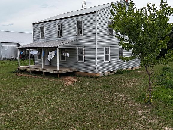 3rd image of 638 Centerpoint Road
