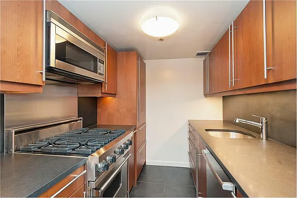Rented by Christie's International Real Estate Group, LLC | media 5