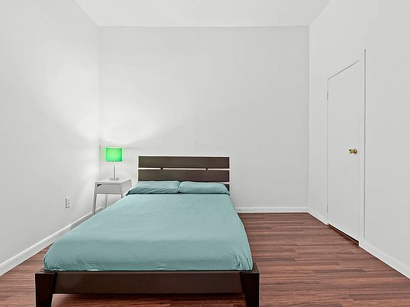 4th image of 1873 Lexington Ave