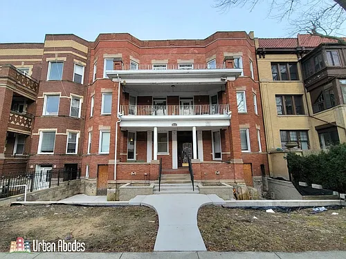 6713 N Sheridan Rd Photo 1