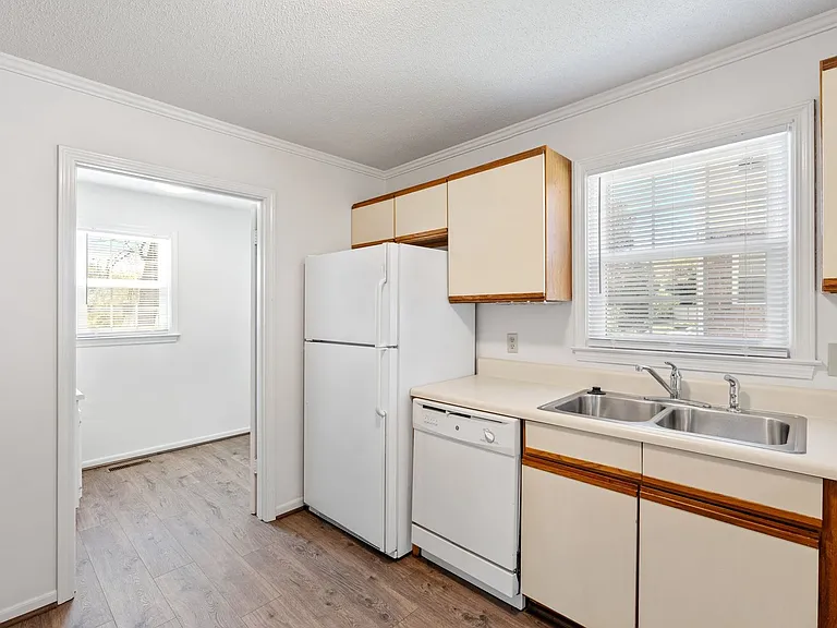 203B Lancaster Ave — Photo 22