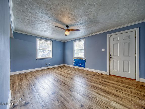 4th image of 1700 Iroquois St