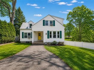 84 Phillip Ave, Cumberland, RI 02864