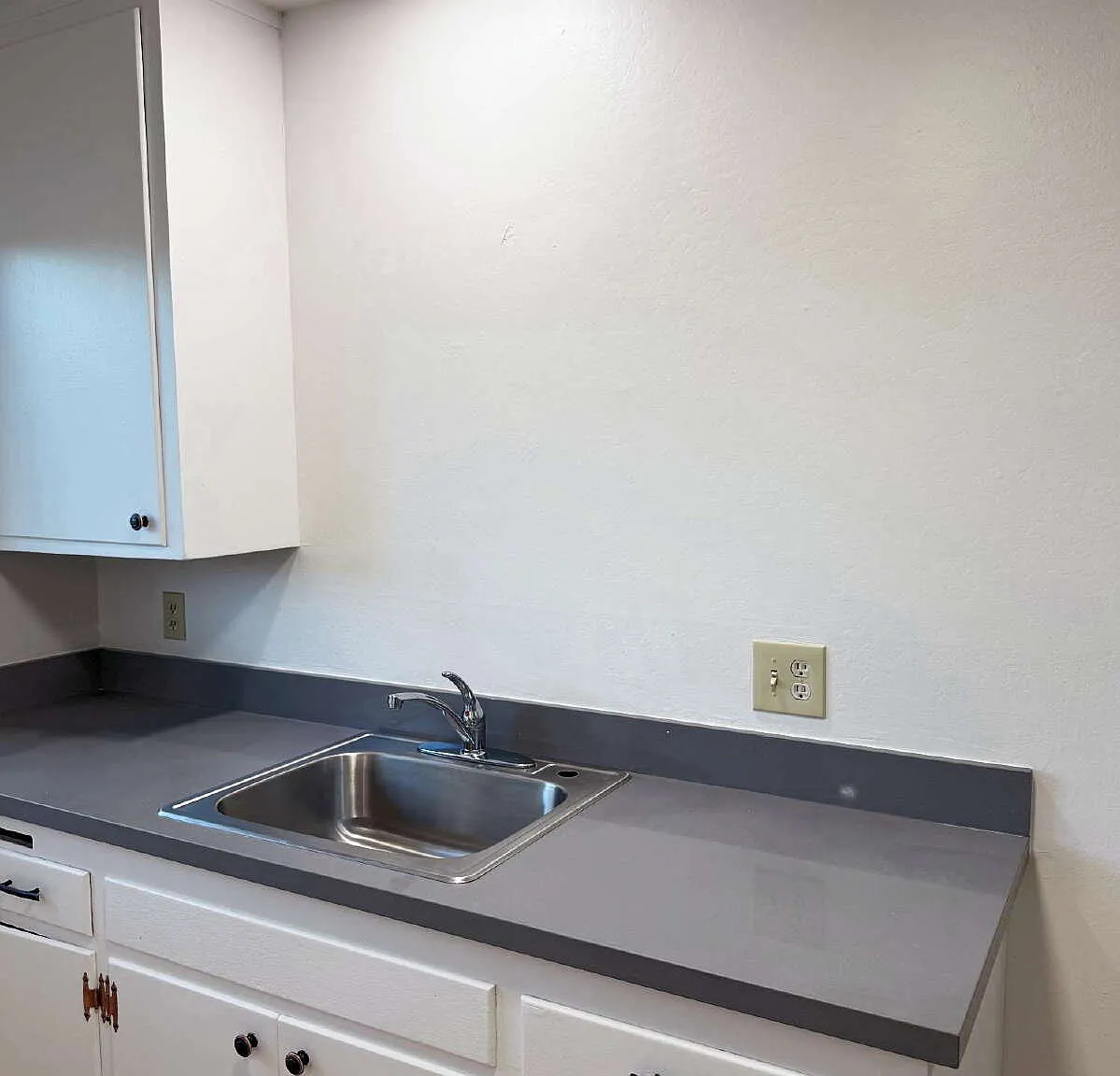 2 bed, 1.0 bath, $2,350 — Photo 2