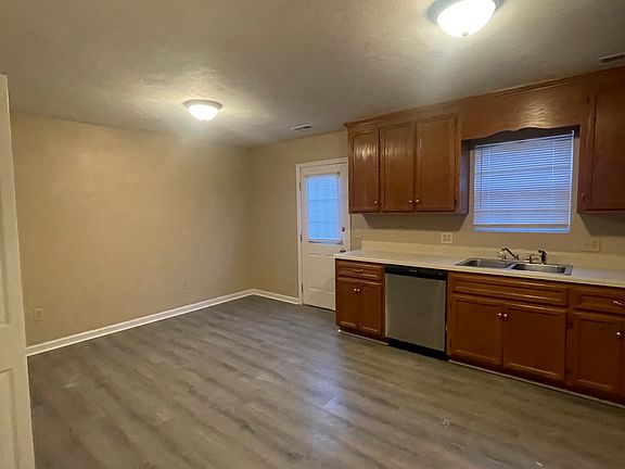 5th image of 507 Lester St #D