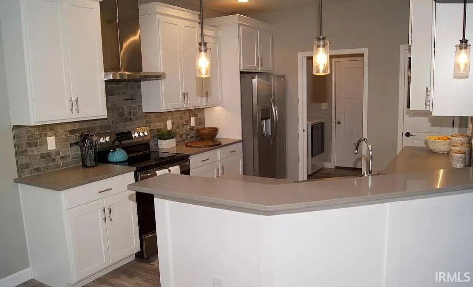 4 bed, 4.0 bath, 2472 sqft, $2,300 — Photo 3