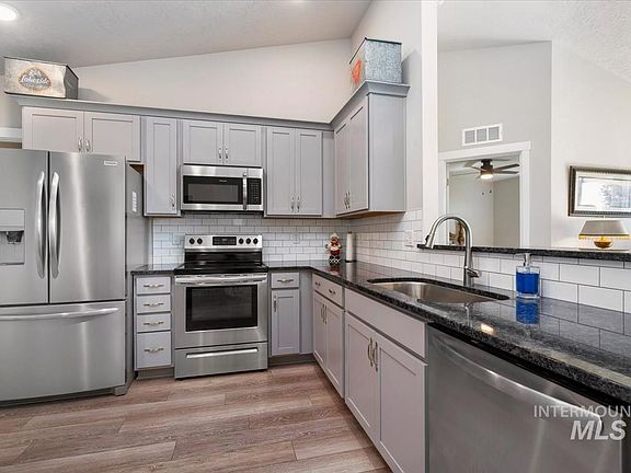 2nd image of 15804 N Freestone Way
