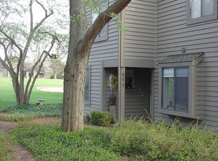 675 Golf Ln, Lake Barrington, IL 60010