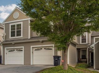 48 Harvest Rd APT 8, Lancaster, PA 17602