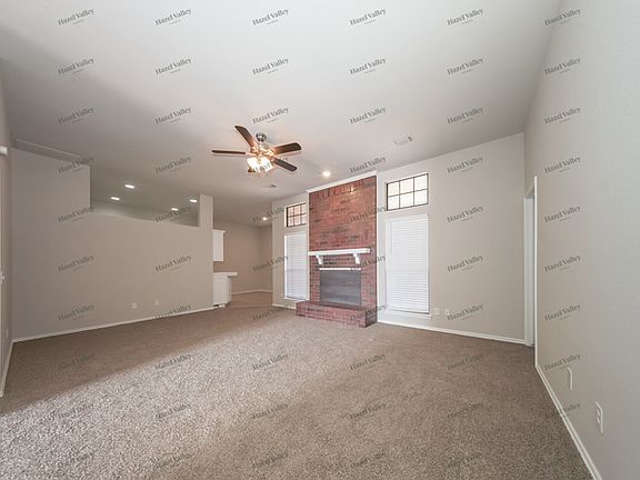 3rd image of 633 SW 151st St