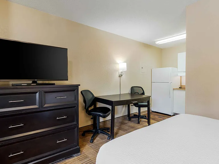 Studio Suite - 1 Queen Bed