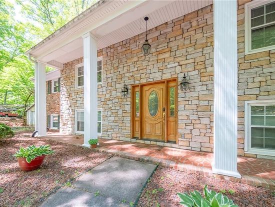 5218 Bear Creek Rd, Winston Salem, NC 27106