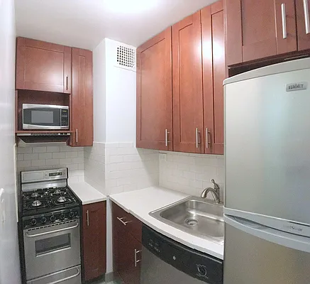 Rented by Citi Habitats | media 17