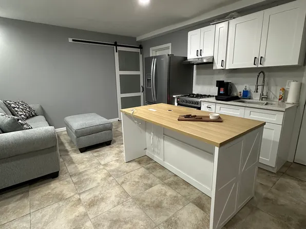 (undisclosed Address), Howard Beach, NY 11414