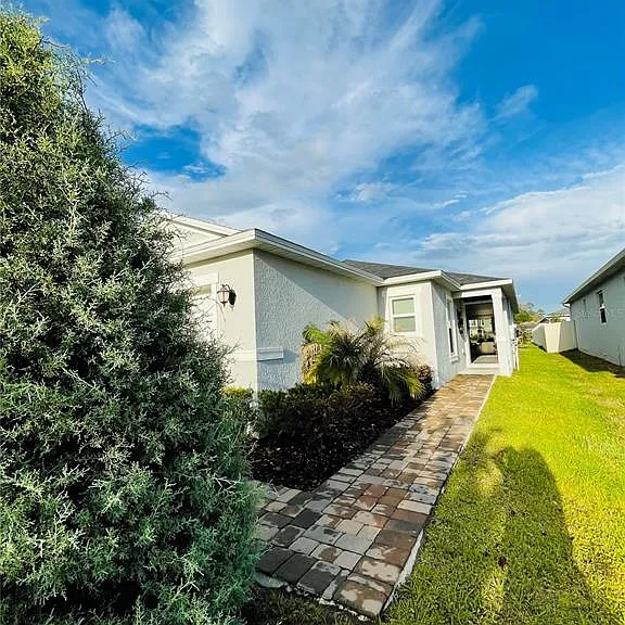 2818 Sanctuary Dr — Photo 3