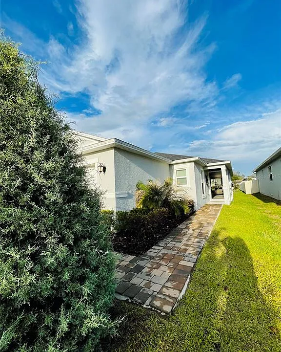 2818 Sanctuary Dr