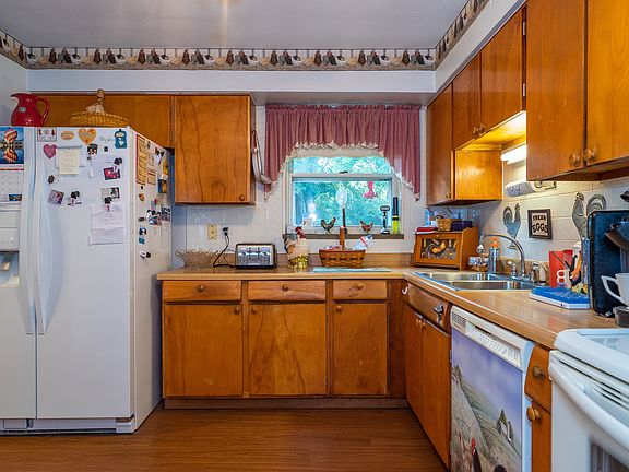 3rd image of 5466 Susan Dr