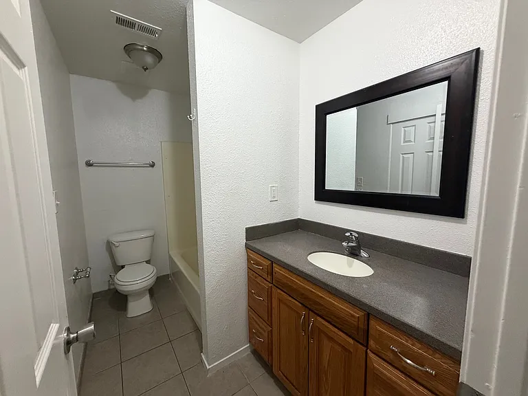 665 S Coalinga St — Photo 19