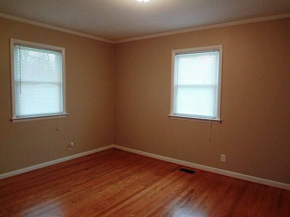 3rd image of 859 Fairground St