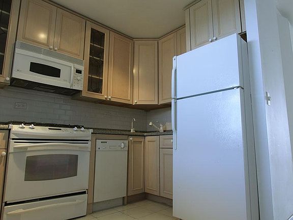 5th image of 5800 Arlington Ave APT 19T