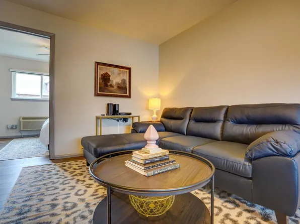 (undisclosed Address), Milwaukee, WI 53214