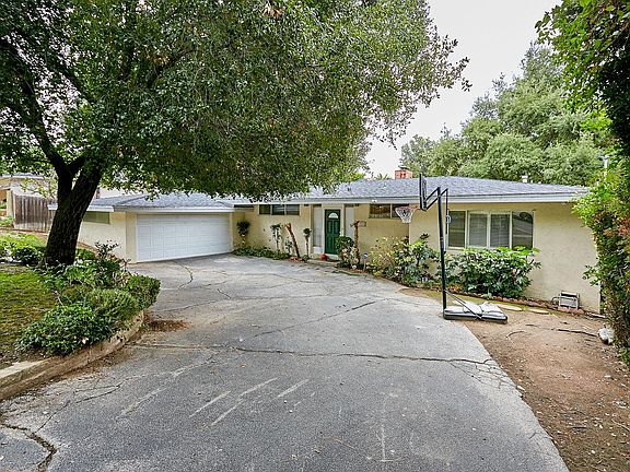3rd image of 1920 Orchard Ln