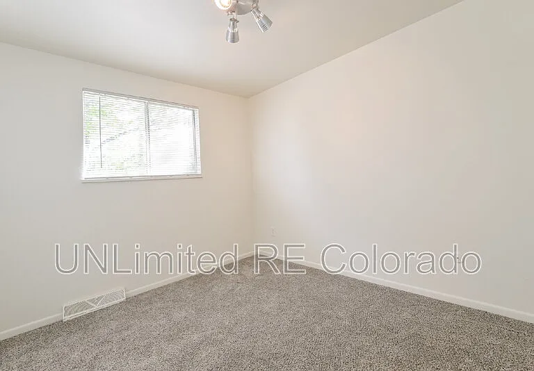 7413 S Albion St — Photo 14