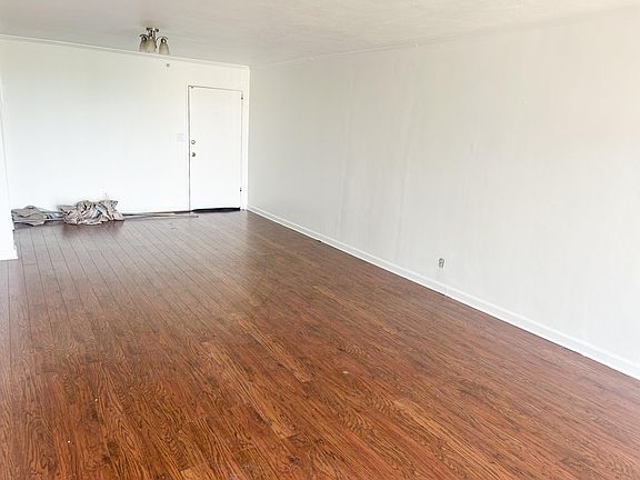 2nd image of 3415 W End Ave APT 910D