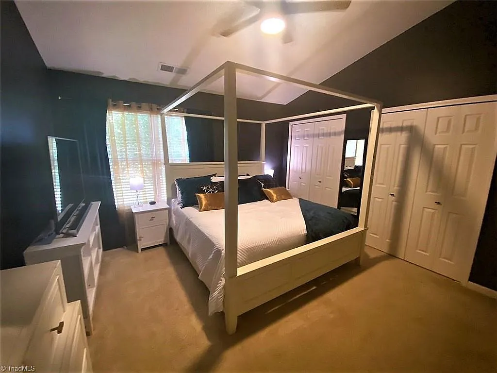 2 bed, 1.5 bath, 980 sqft, $1,500 — Photo 4