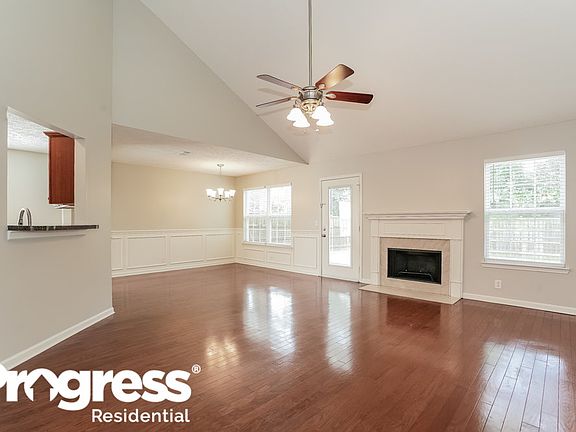 3rd image of 3319 Cotswold Ln
