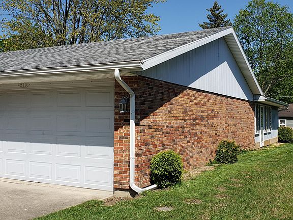 3rd image of 210 Hall Ave