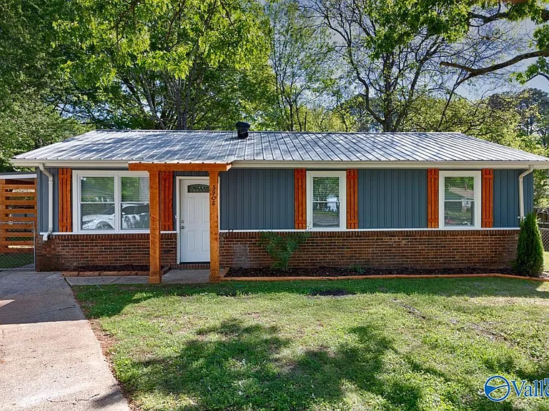 3908 W Oak Way SW — Photo 1