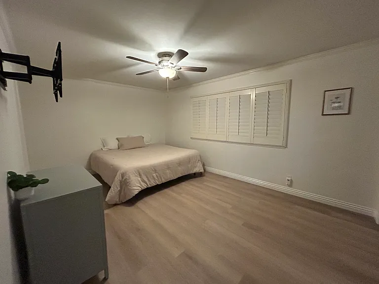 upstairs primary bedroom