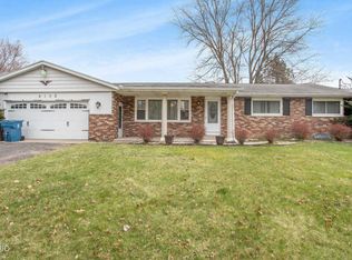 8103 Land O Lakes Dr, Kalamazoo, MI 49048